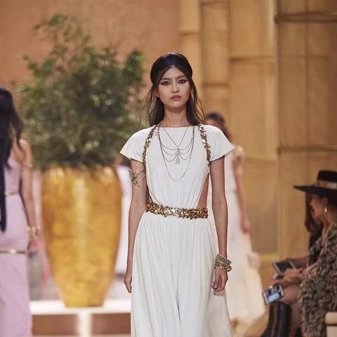 香奈儿广告女主，时尚典范闪耀之星